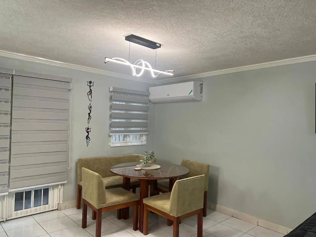아파트 Montego Bay Getaway Home